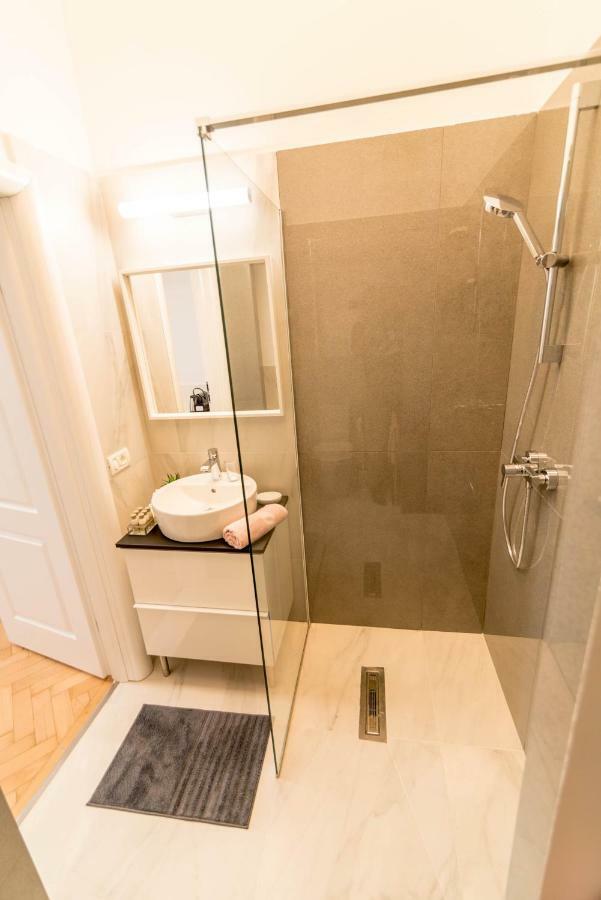 Central Premium Suites Timisoara Exterior photo